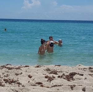 Original 891 px/ 886 px