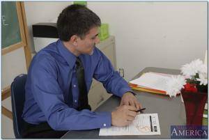 Original 850 px/ 571 px