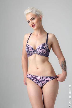 Original 854 px/ 1280 px