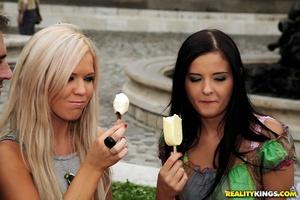 Original 900 px/ 600 px