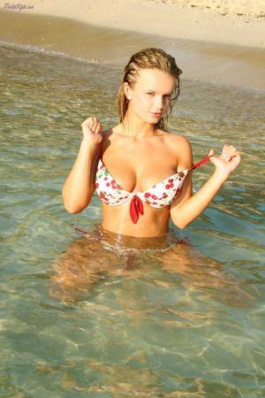 Original 2000 px/ 3000 px