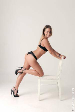 Original 854 px/ 1280 px