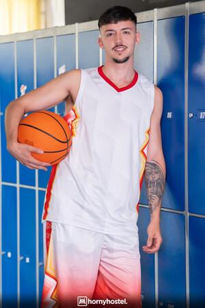 Original 2565 px/ 3840 px