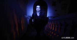 Original 4096 px/ 2160 px