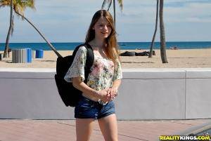 Original 900 px/ 603 px