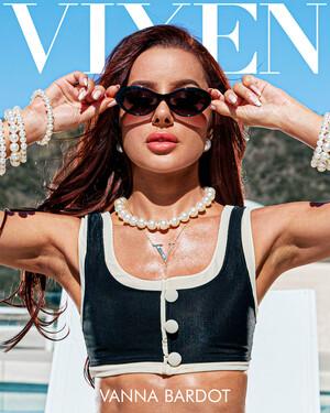 Original 2000 px/ 2500 px