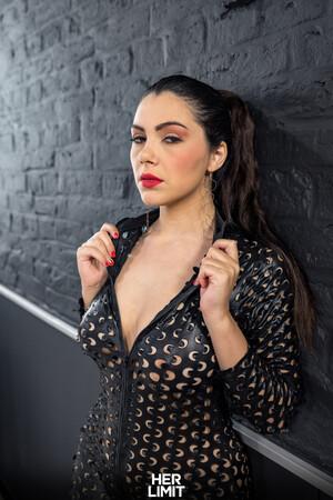 Original 2560 px/ 3840 px