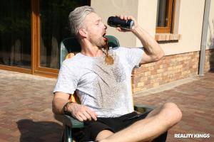 Original 3000 px/ 2000 px