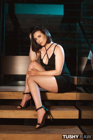 #Tushyraw Casey Calvert