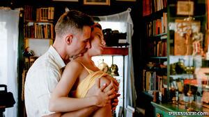 Original 1600 px/ 900 px