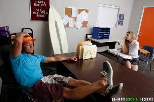 Original 1048 px/ 699 px