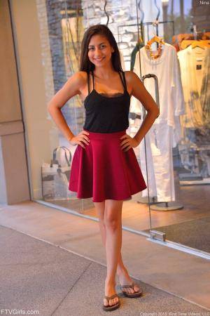 Original 852 px/ 1280 px