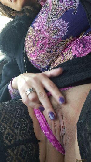 Original 643 px/ 1142 px