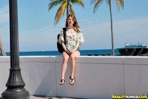 Original 900 px/ 603 px