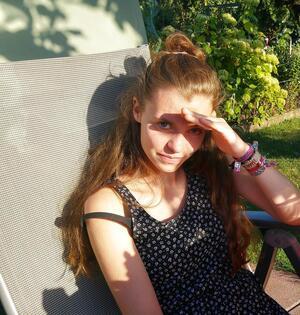 Original 1000 px/ 1049 px