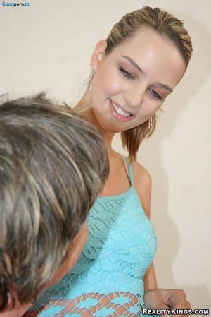 Original 854 px/ 1280 px