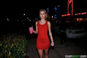 Original 1048 px/ 699 px