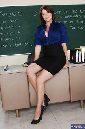 Original 717 px/ 1080 px