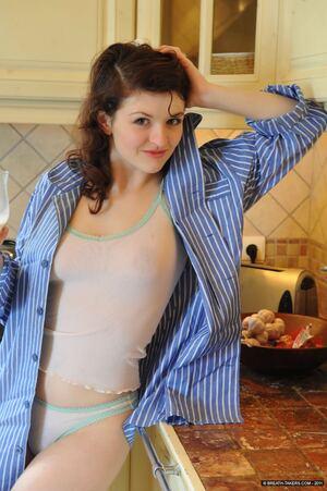 Original 852 px/ 1280 px