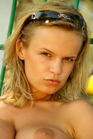 Original 683 px/ 1024 px