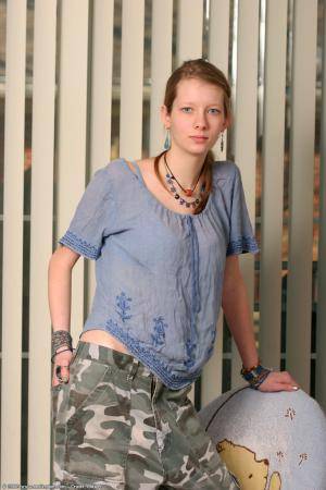 Original 682 px/ 1024 px