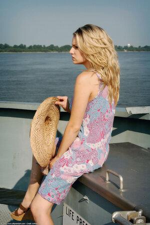 Original 1021 px/ 1536 px