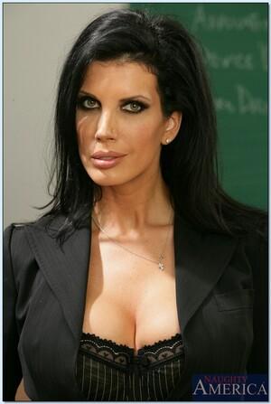 Original 537 px/ 800 px