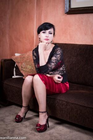 #Wanilianna - Red Black And Purple Fetish Dream