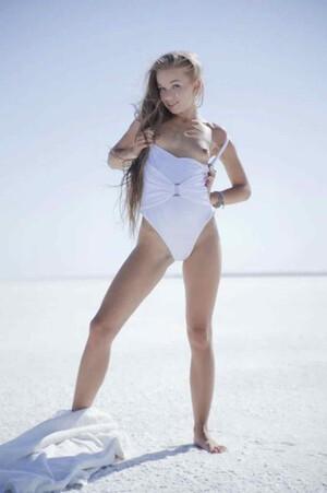 Original 853 px/ 1281 px