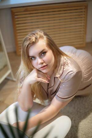 Original 853 px/ 1280 px