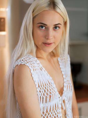 Original 3241 px/ 4324 px