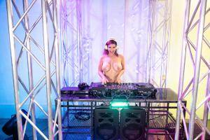 Original 2999 px/ 2000 px