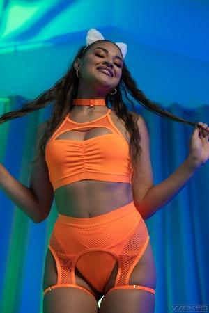 Original 1280 px/ 1920 px