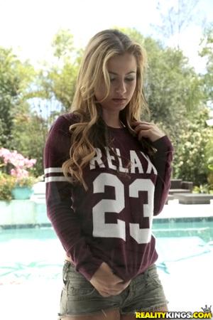 Original 2560 px/ 3840 px