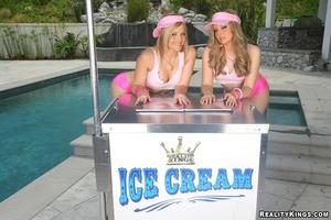 Original 900 px/ 600 px