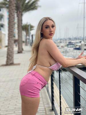 Skylar Vox - Skylar Gets a Mouth Workout