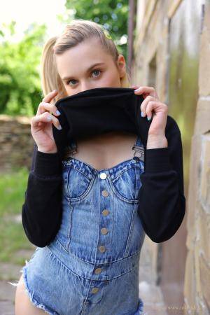 Original 2400 px/ 3600 px