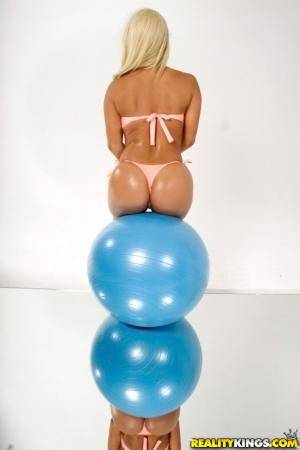 Original 2560 px/ 3840 px