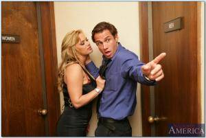 Original 850 px/ 571 px