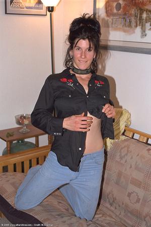 Original 682 px/ 1024 px