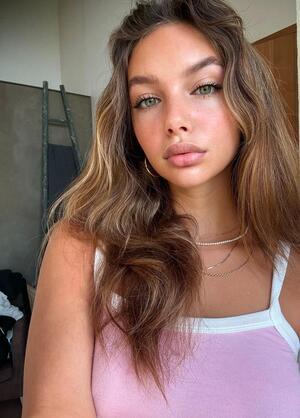 Original 1046 px/ 1458 px