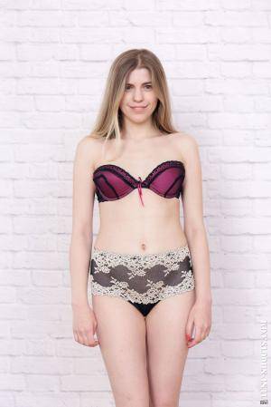 Original 854 px/ 1280 px