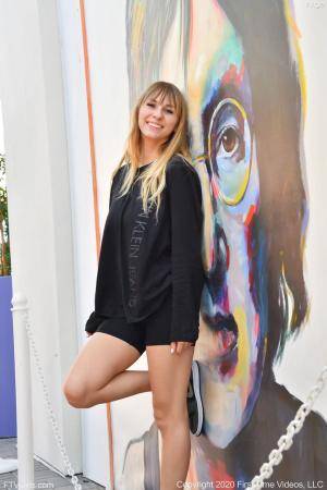 Original 852 px/ 1280 px