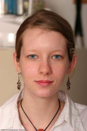 Original 681 px/ 1024 px