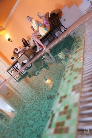 Original 853 px/ 1280 px