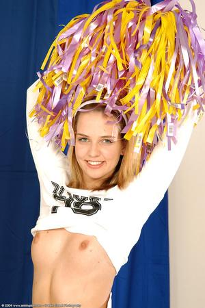 Original 682 px/ 1024 px