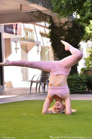 Original 852 px/ 1280 px