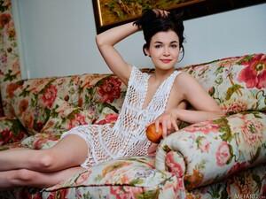 Original 4324 px/ 3243 px