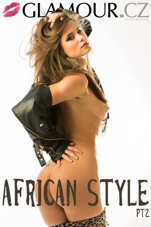 #Glamour Little Caprice - African Style
