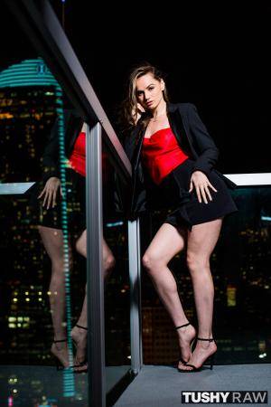 #Tushyraw Tori Black